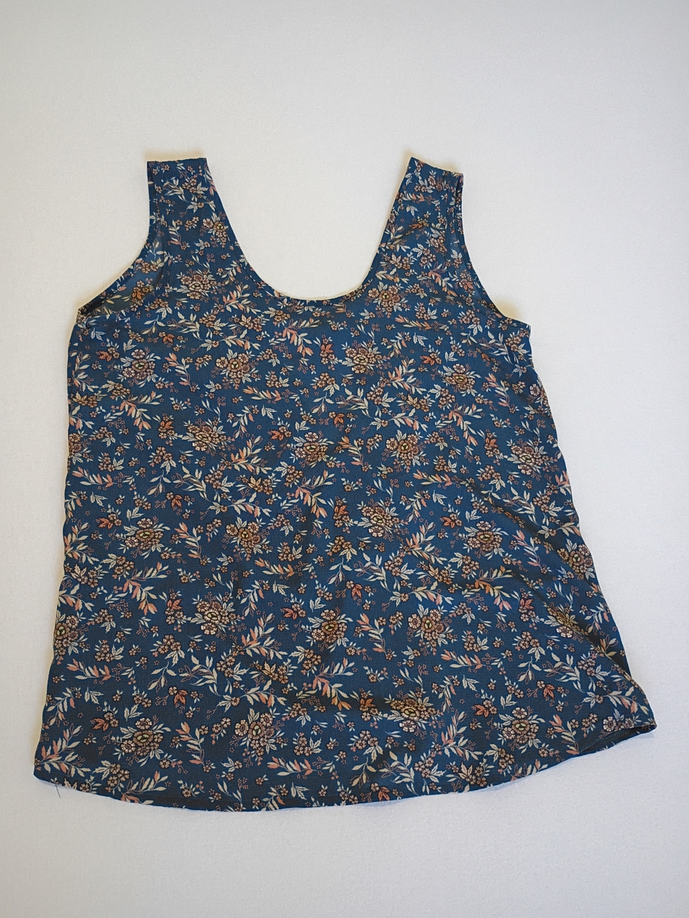Daytrip Floral Scoop Neck Camisole Blue V-Back Tank Top Size XL